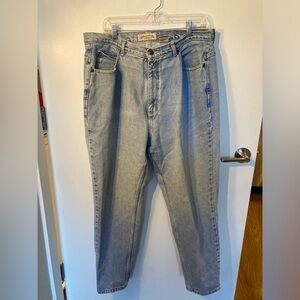 Vintage St. John’s Bay Light Wash Relaxed Denim  ✨ Mom Jeans ✨